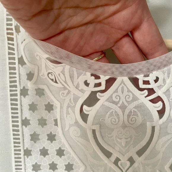 Beautiful Sleeveless Zara Blouse - Medium - No Flaws - Picture 4 of 10